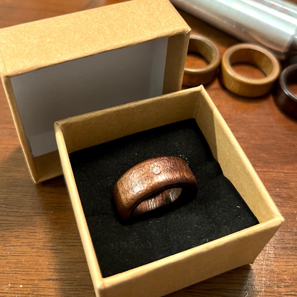 HANDMADE WOOD RING | SIZES 8+8.5| BEAR PAW IMPRINTED | ACACIA WOOD | NEW IN BOX! - Picture 9 of 12